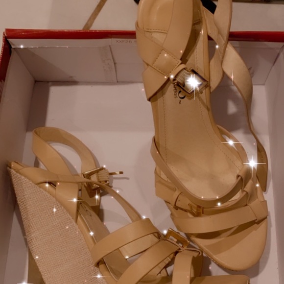 Fashion Wedges - Picture 3 of 3